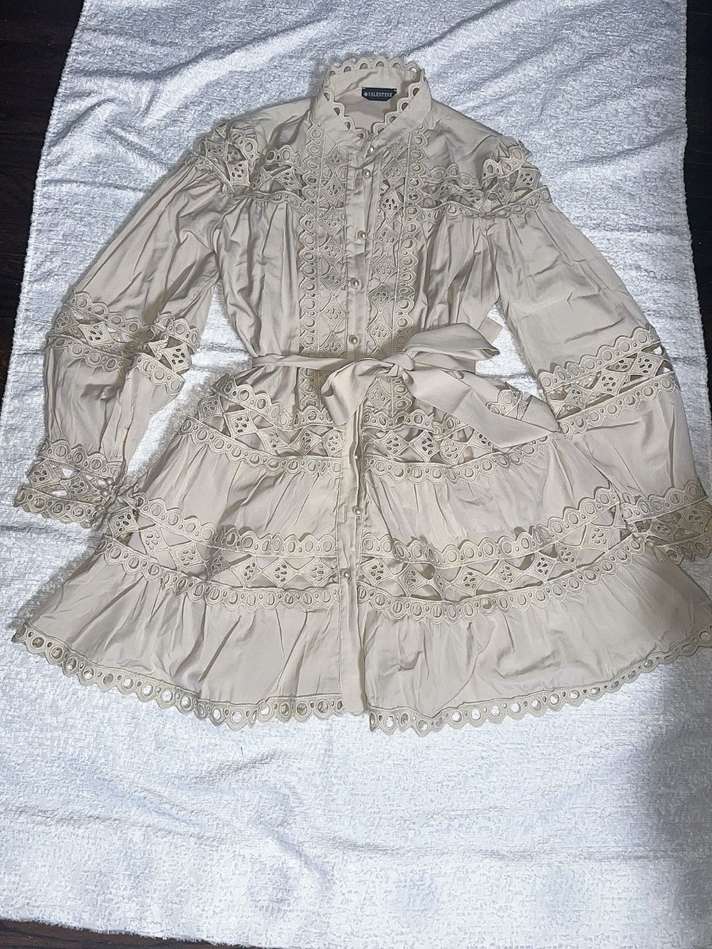 Ivory Crochet Lace Button dress - Picture 3 of 4